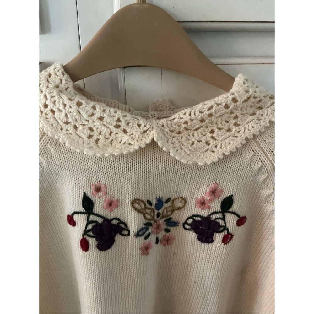 Susan Bristol Vintage Lambswool Embroidered Sweater Sz 40 Removal Collar - Picture 2 of 8